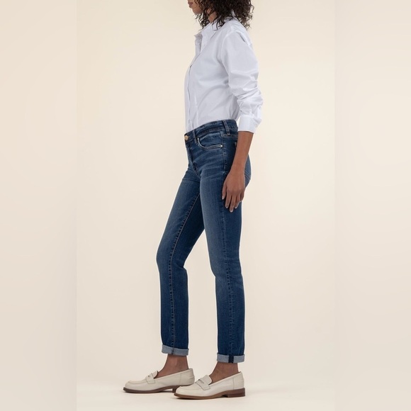NWT Kut from the Kloth Catherine Mid Rise Boyfriend Jeans in Stretch Denim, 16. - Picture 4 of 15